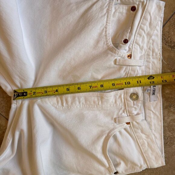 Re/Done 70s Stove Pipe Jeans Womens 27 White Distressed Denim Cropped Raw Hem - Picture 13 of 15